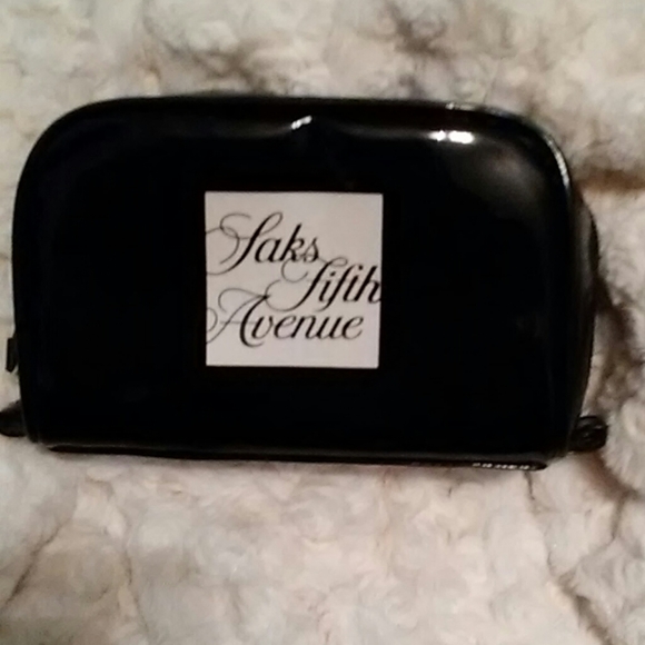 Saks Fifth Avenue Handbags - SAKS FIFTH AVE Black Make Up Bag